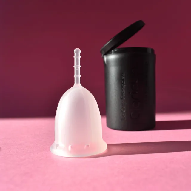 claricup-colorless-coupe-menstruelle-et-box-de-d-sinfection image 1